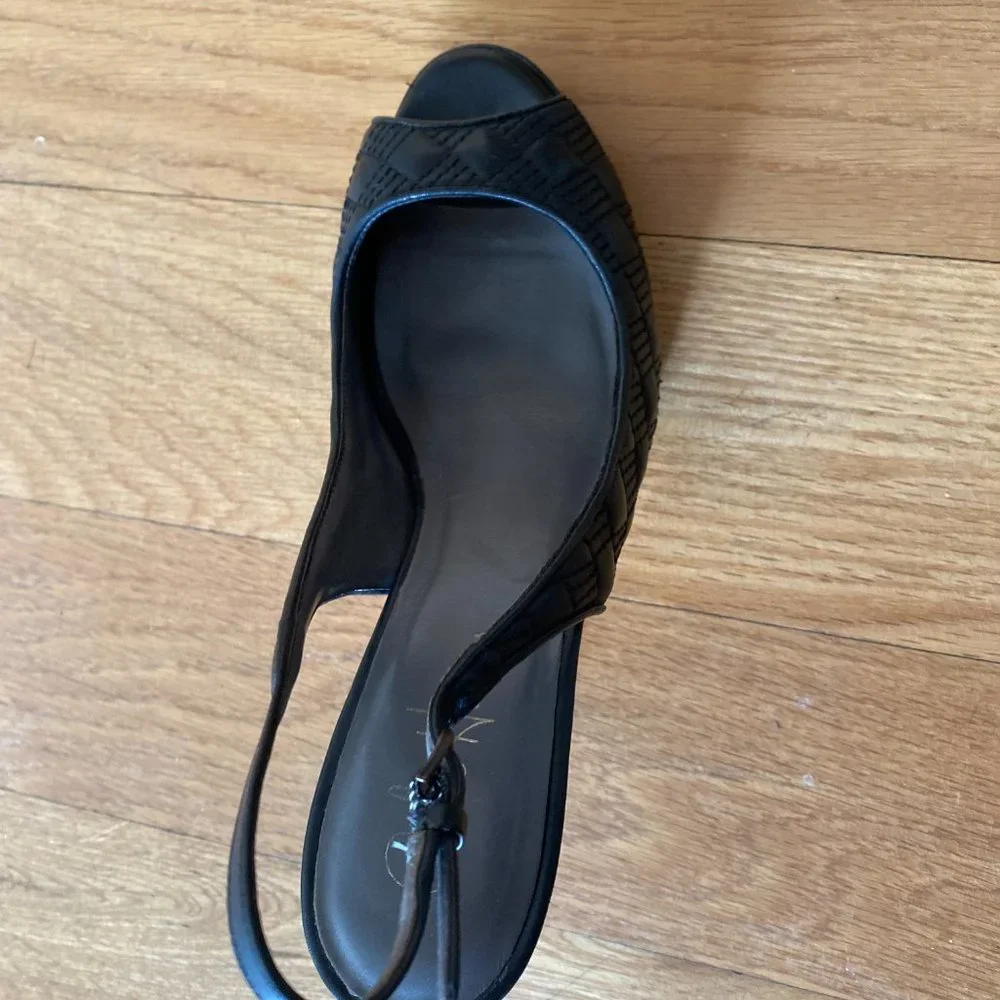 Cole Haan Nike Air Stephanie Black Quilted Leather Peep Toe Slingback size 6.5